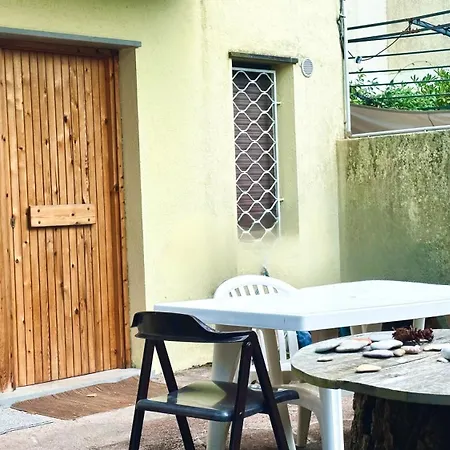 M334 - Marcelli, Bilocale Con Giardino A 30 Mt Dal Mare *